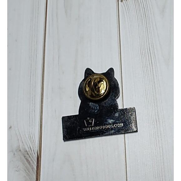 White Cat Cattitude Pin for a Hat, Lapel, Lanyard, Jacket or Backpack - Picture 2 of 3